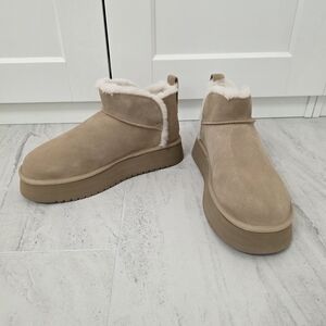 NIB Koolaburra By Ugg Women's Ultra Mini Platform Boots